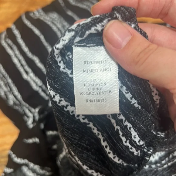 NWOT black and white striped jumpsuit size M - Picture 7 of 7